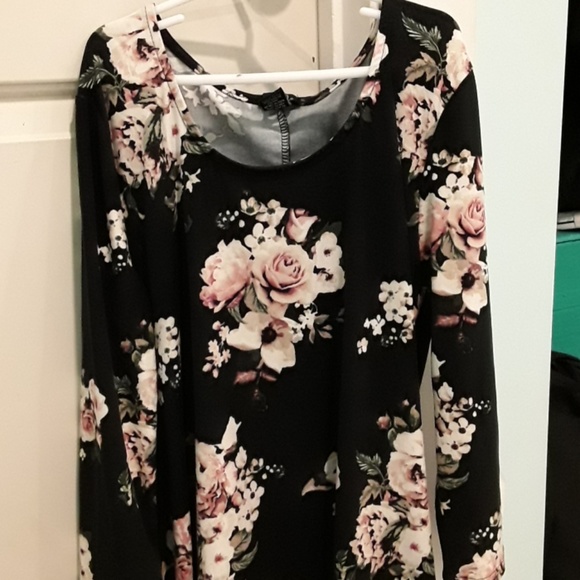 Dress - Picture 2 of 2